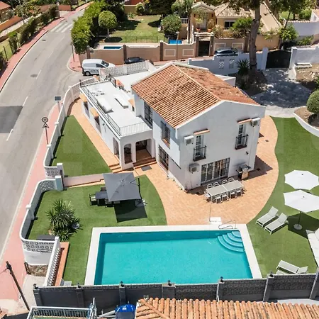 Relaxing With Pool, Garden & Parking Rems Villa