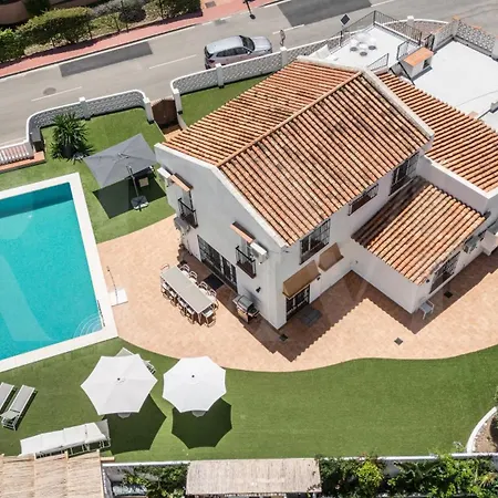 Villa Relaxing With Pool, Garden & Parking Rems