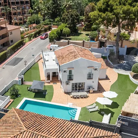 Villa Relaxing With Pool, Garden & Parking Rems *