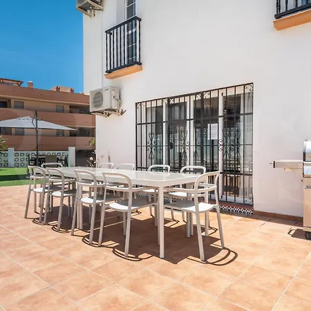 Relaxing With Pool, Garden & Parking Rems *