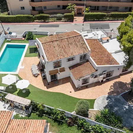 Relaxing With Pool, Garden & Parking Rems *